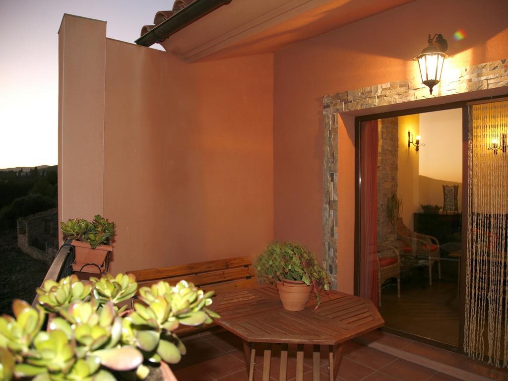 Casa Rural El Planet de Maella: Jacuzzi Retreat Near Peñíscola and Morella Chert Room photo