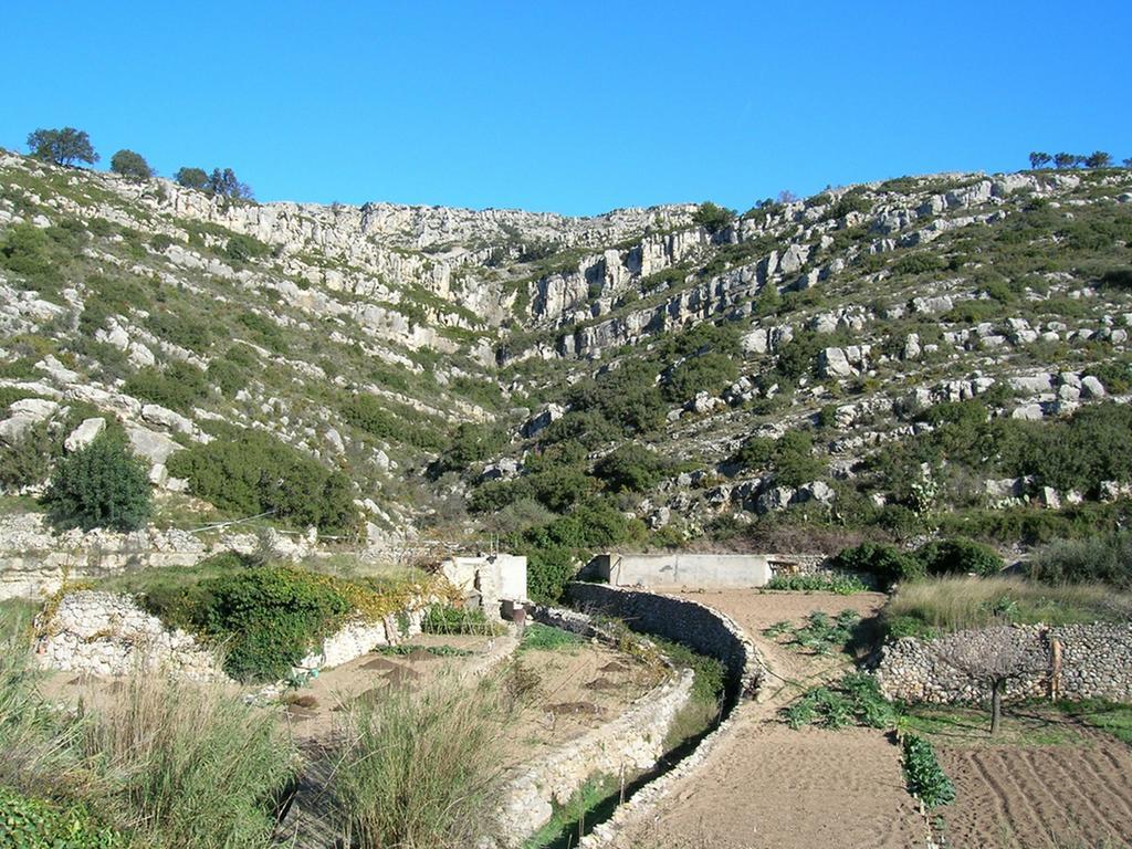 Casa Rural El Planet de Maella: Jacuzzi Retreat Near Peñíscola and Morella Chert Room photo